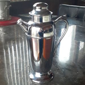 RARE Art Deco Chrome, retro cocktail shaker, Vintage Barware, Martini shaker